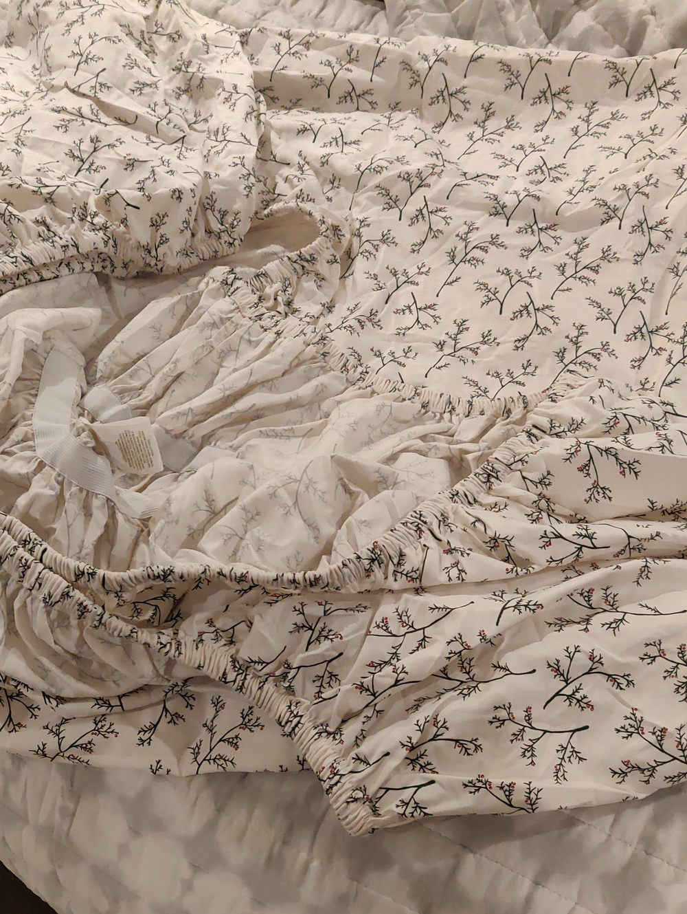 Holiday Themed Holy Branches Floral King Fitted Sheet & Pillow Cases Cottagecore